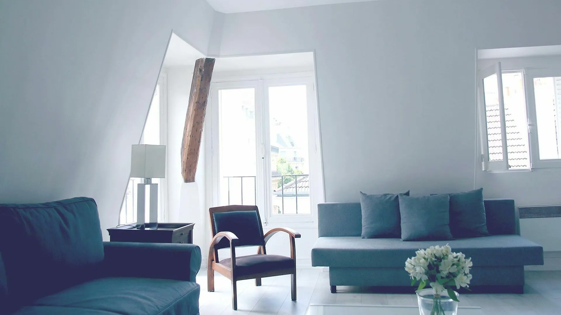 Rue De Ponthieu Central Furnished Apartment Paris