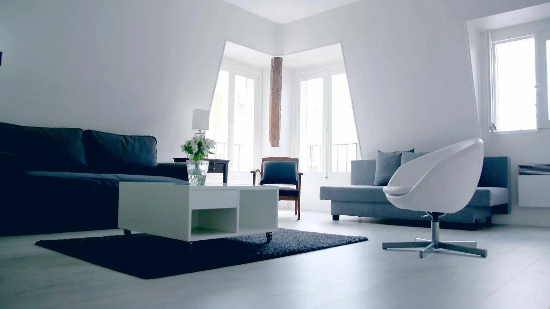 Rue De Ponthieu Central Furnished Apartment Paris